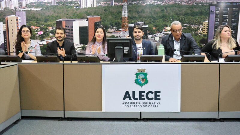 Apoio à defesa e bem-estar animal no Ceará é cobrado em audiência na Alece