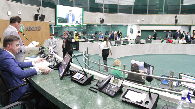 Alece aprova 20 projetos de parlamentares nesta quarta