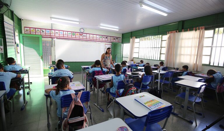 Piso salarial dos professores tem reajuste acima da inflação