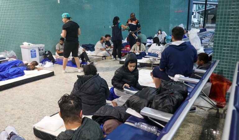 Governo pedirá explicações aos Estados Unidos por tratamento degradante a brasileiros deportados