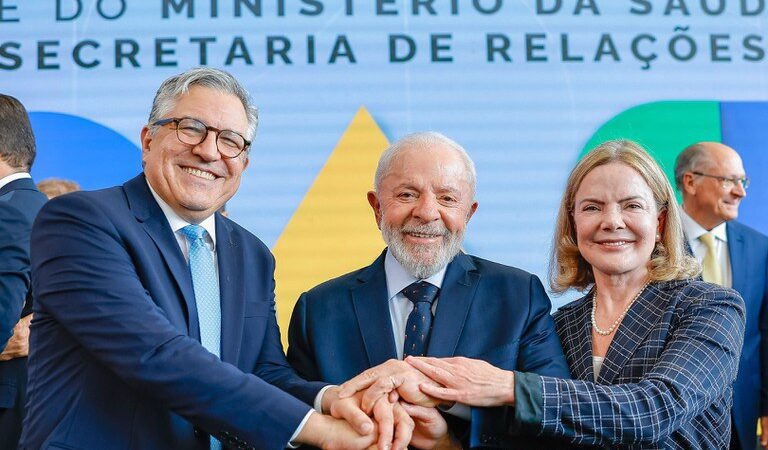 Padilha: redução de espera no SUS. Gleisi: impulso aos avanços da pauta econômica
