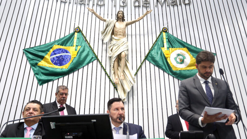 Quatro projetos do Executivo e 20 de parlamentares começaram a tramitar na Alece