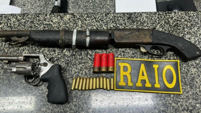 PMCE captura homem, apreende armas e munições em Maracanaú