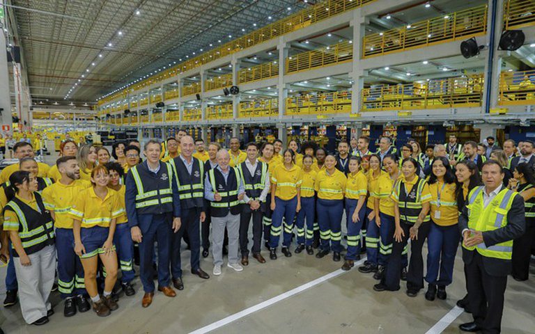 ‘Outra vez a economia vai surpreender’, diz Lula em anúncio de investimento de R$ 34 bi do Mercado Livre no Brasil