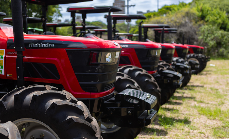 Presidente Lula acompanha entrega de 318 máquinas agrícolas a municípios mineiros