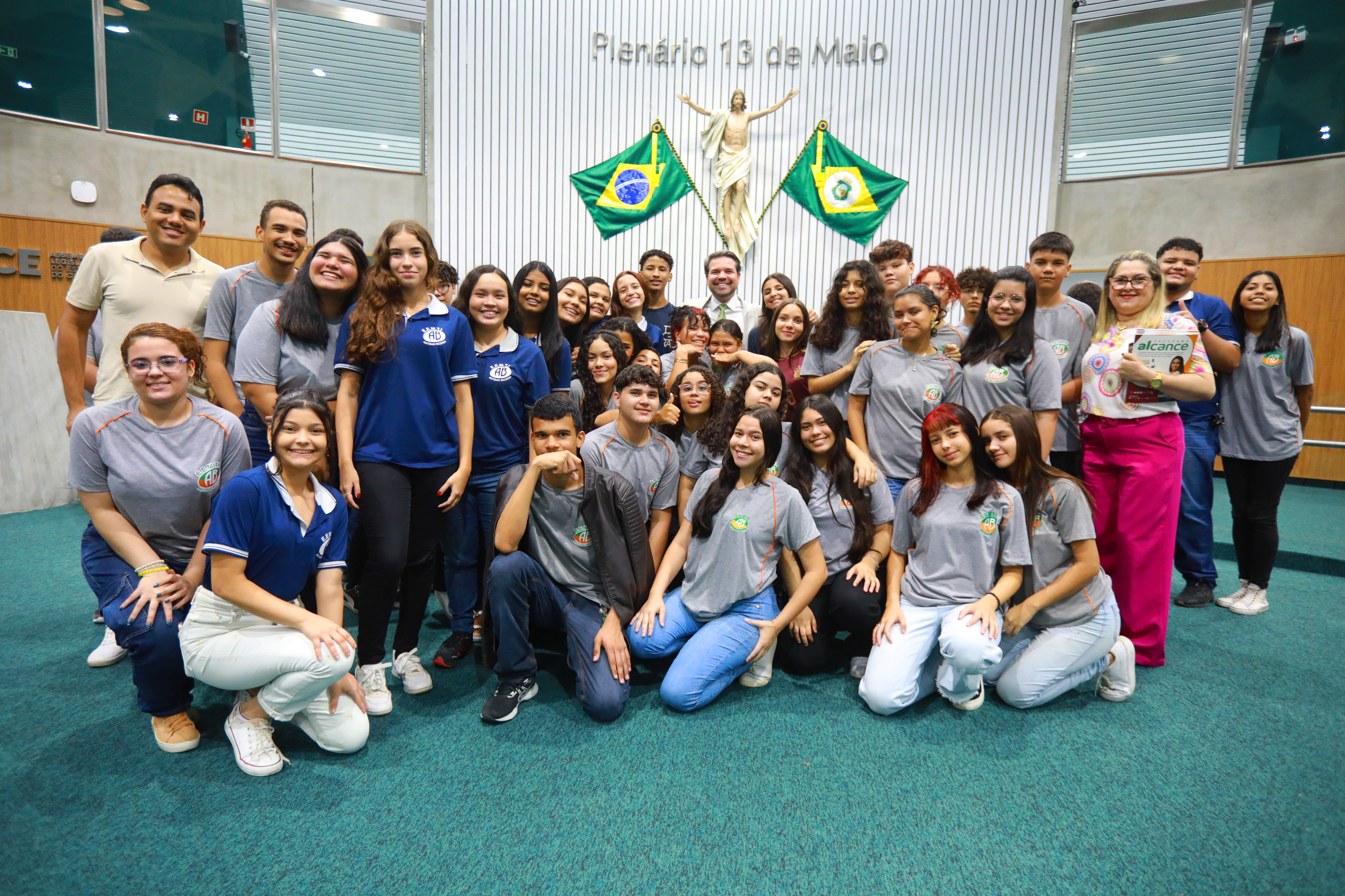 Estudantes de escolas em Fortaleza e Caucaia visitam a Alece nesta semana