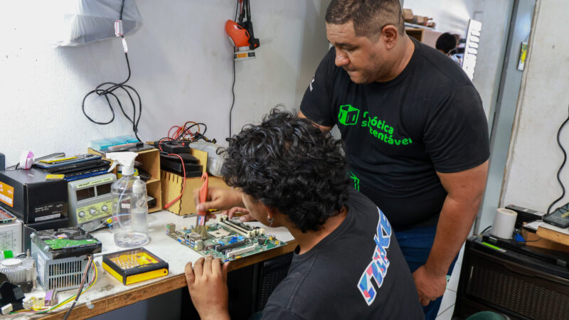 Alece realiza visita técnica ao Instituto Robótica Sustentável para fortalecer ações de educação ambiental