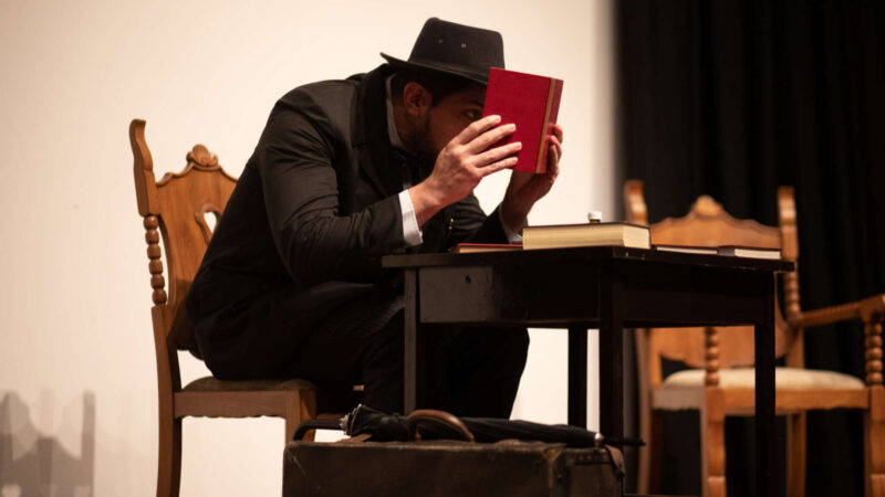 Nova edição do projeto “Café nos trilhos: um passeio entre museus” apresenta espetáculo teatral neste domingo (31)
