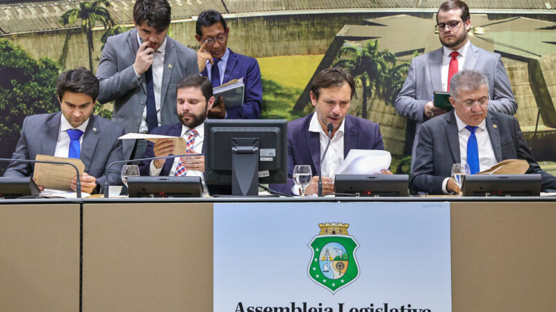 Comissões da Alece aprovam projetos de deputados e quatro matérias do Poder Executivo