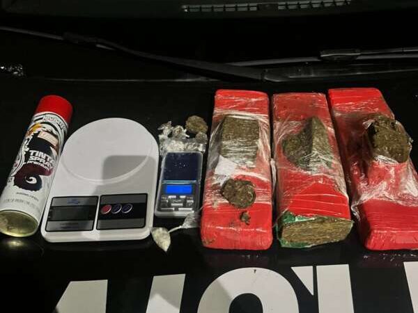 PMCE captura trio e apreende cerca de 3 kg de maconha na Vila Peri