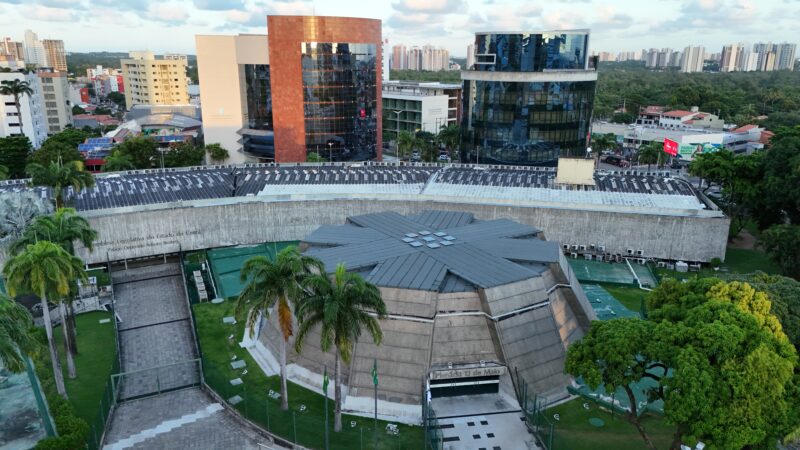 Alece reconhece desempenho de servidores com Diploma Alece de Mérito Funcional