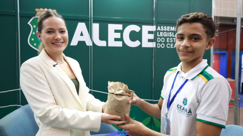 Alece participa da Expolog e destaca ações de sustentabilidade do Legislativo