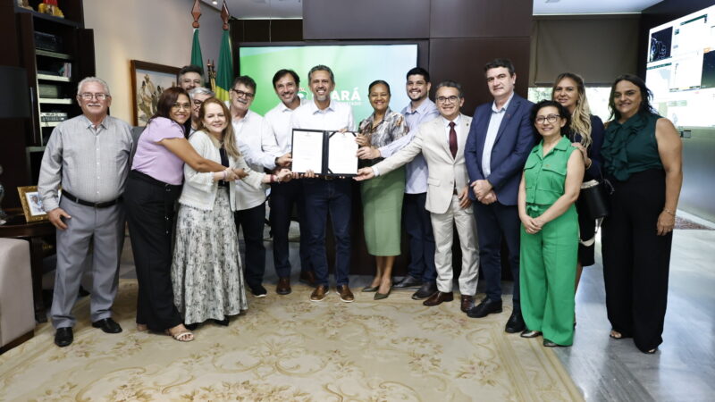 Governador sanciona novo plano de cargos e carreiras para servidores administrativos de universidades estaduais