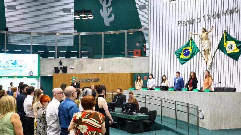 Solenidade em homenagem a cirurgiões-dentistas destaca a importância da valorização da categoria