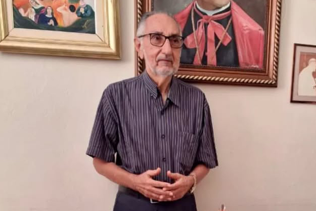 Monsenhor Afonso Queiroga recebe Título de Cidadão Cearense em sessão solene na Alece