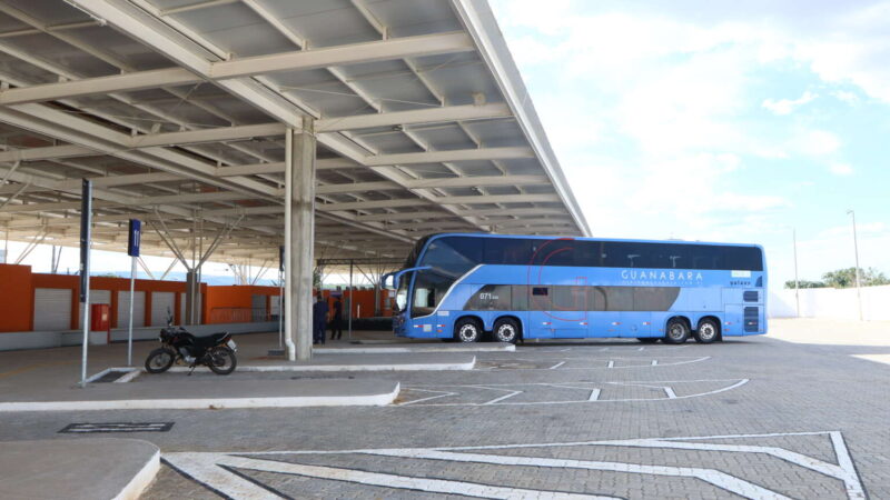Em Barbalha, governador Elmano inaugura Terminal Rodoviário e vistoria obra do Mercado Público