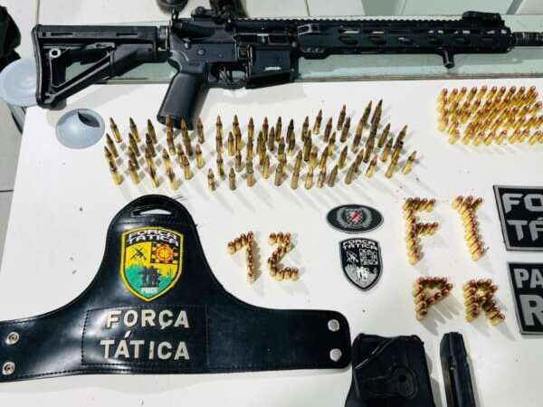 PMCE prende dois homens em posse de fuzil em Caucaia