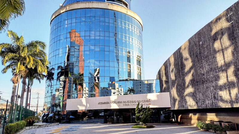 Alece regulamenta programa de estágio para ensino médio e superior com ações afirmativas