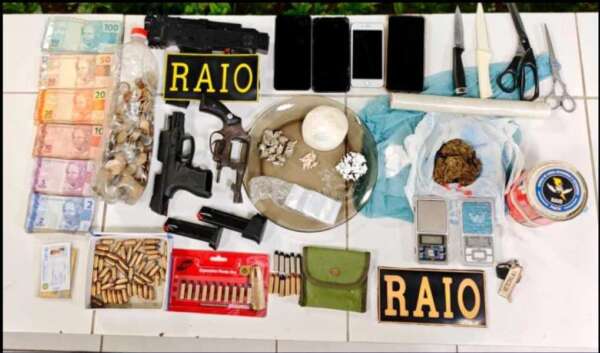 Durante ação em Crateús, Polícia Militar prende trio suspeito de tráfico e posse de arma de fogo