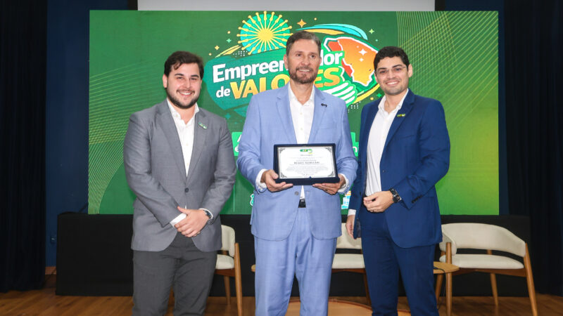 Presidente da Alece é homenageado durante evento Empreendedor de Valores na Alece