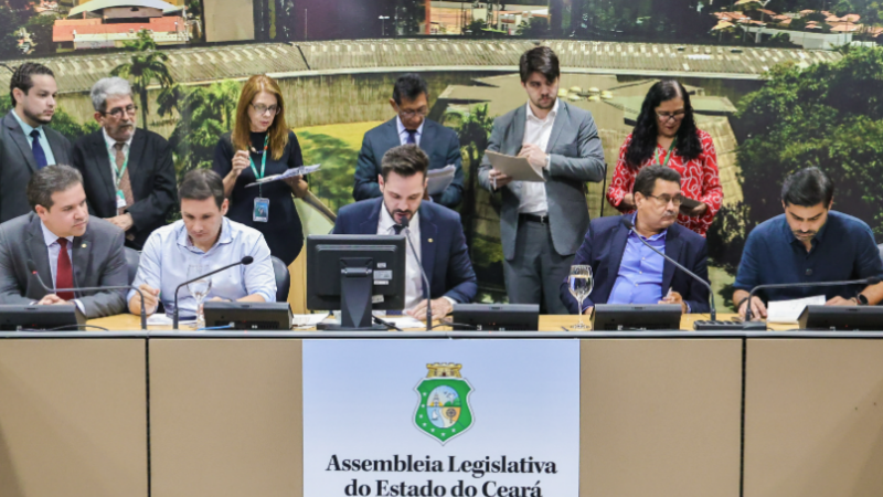 Comissões aprovam 14 projetos e um requerimento de audiência pública