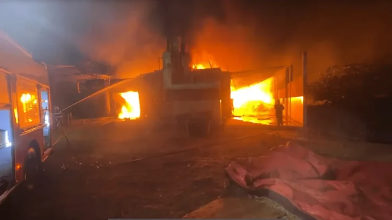 Incêndio atinge fábrica de sabão em Juazeiro do Norte