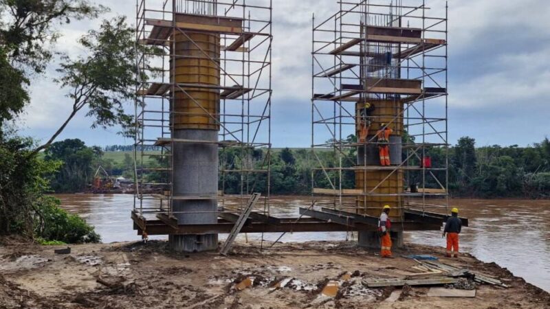Nova ponte entre Japurá e São Carlos do Ivaí tem fundações concluídas nas duas margens