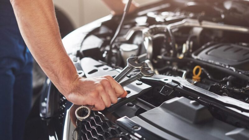 Cinco dicas para preparar o carro antes de viajar com a família