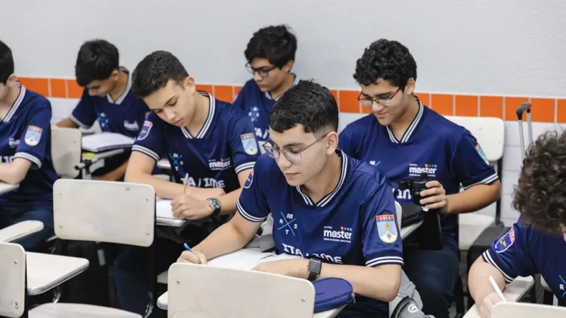 Colégio Master une sonhos e formação em campanha de matrículas 2027 em Fortaleza